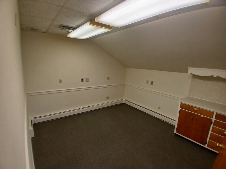 More Photos Of 340 Front St, Elmer Office For Lease