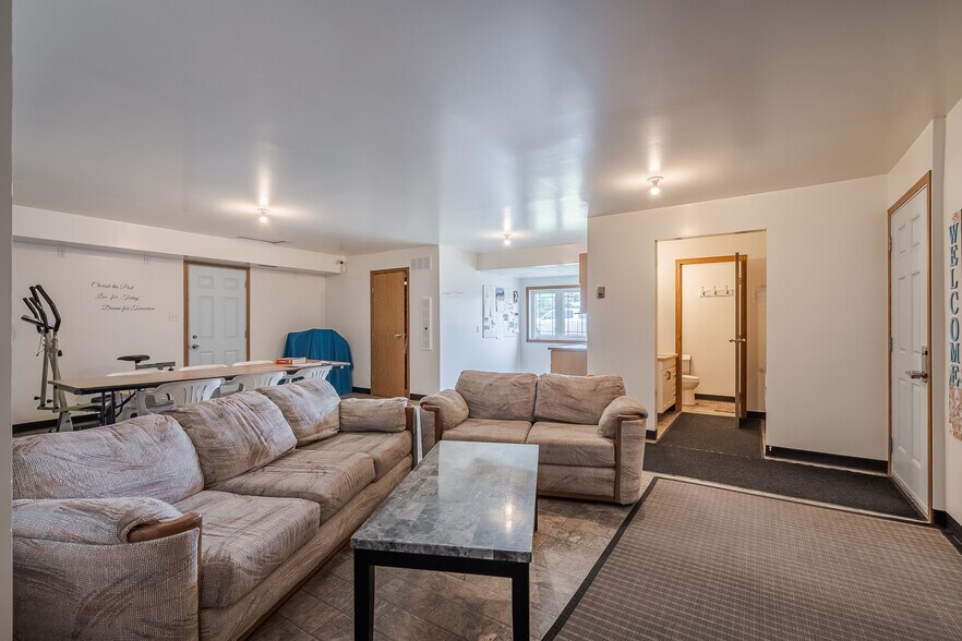 More Photos Of PT SE 10-50-2 W4, Blackfoot Trailer Camper Park For Sale