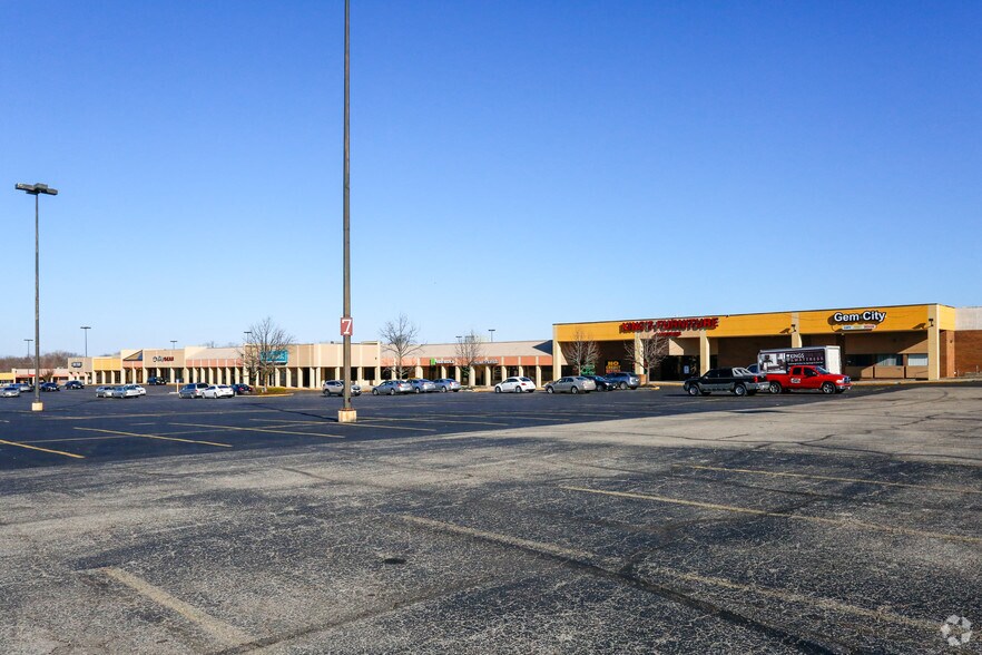 More Photos Of 3181-3299 W Siebenthaler Ave, Dayton Unknown For Lease