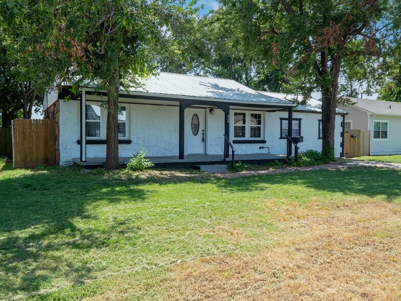 More Photos Of 420 W Johnson St, Norman Multifamily For Sale