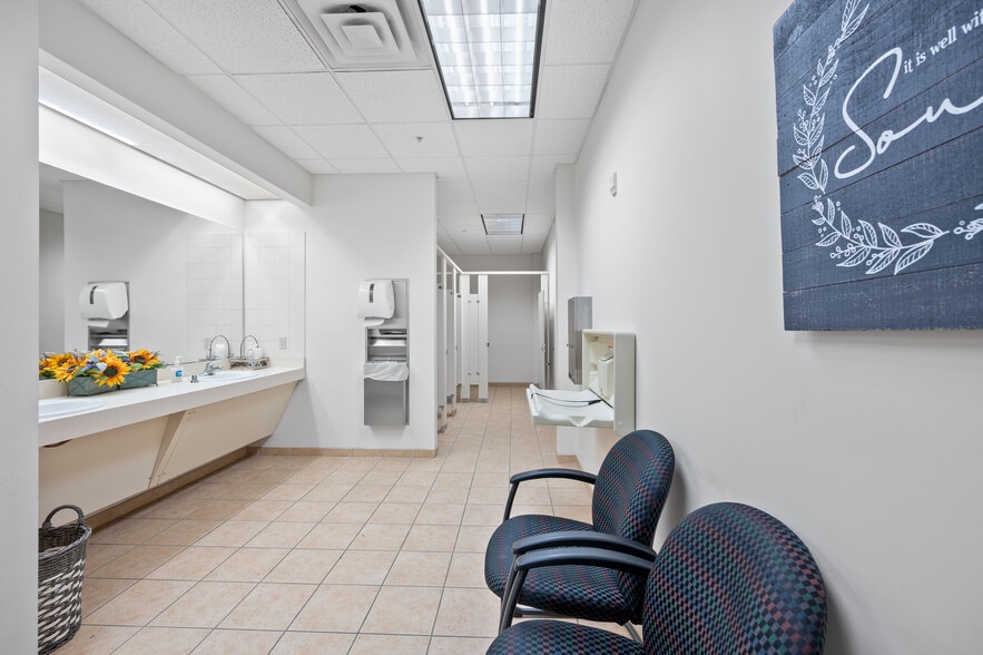 More Photos Of 690 Northland Blvd, Cincinnati Specialty For Sale