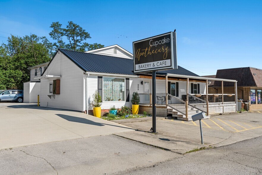 More Photos Of 808 Bypass Rd, Winchester Freestanding For Sale