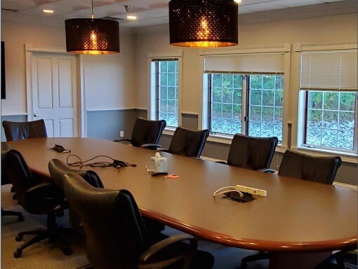 More Photos Of 515 W North Shore Dr, Hartland Office For Lease