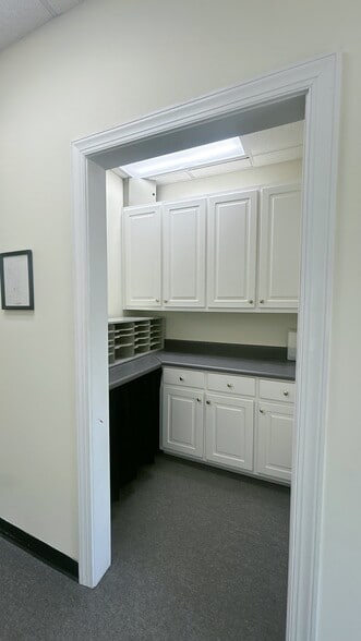 More Photos Of 100 Governors Trace, Fayetteville Office For Lease