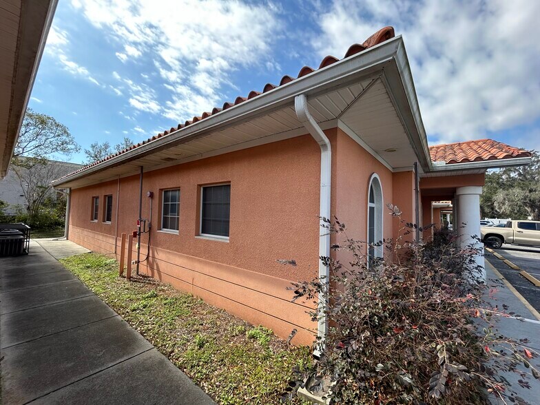 More Photos Of 37914 Daughtery Rd, Zephyrhills Medical For Sale