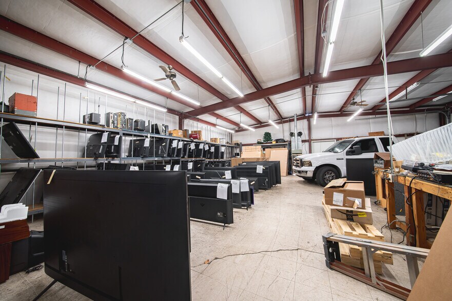 More Photos Of 5251 Buena Vista Rd, Columbus Light Distribution For Sale