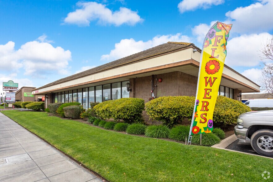 More Photos Of 2745-2787 W Shaw Ave, Fresno Unknown For Lease