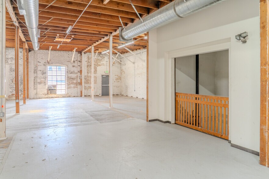 More Photos Of 1908 E 7th Pl, Los Angeles Warehouse For Sale