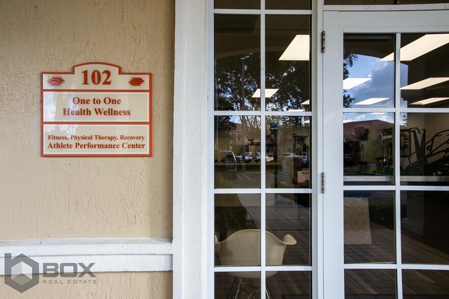 More Photos Of 5451 N University Dr, Coral Springs Office For Sale