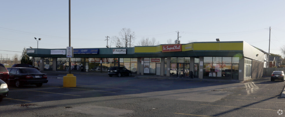 Primary Photo Of 10 Boul Georges-Gagné S, Boucherville General Retail For Lease