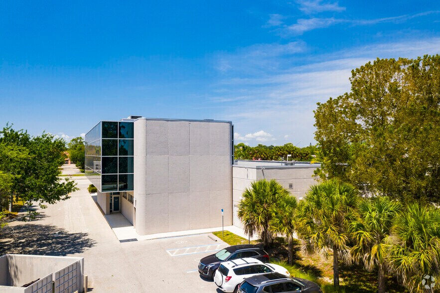 More Photos Of 12381 S Cleveland Ave, Fort Myers Unknown For Lease