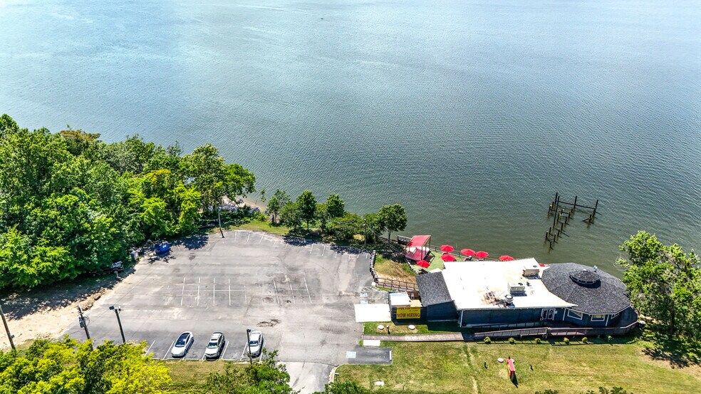 More Photos Of 700 Jordan Point Rd, Hopewell Restaurant For Sale