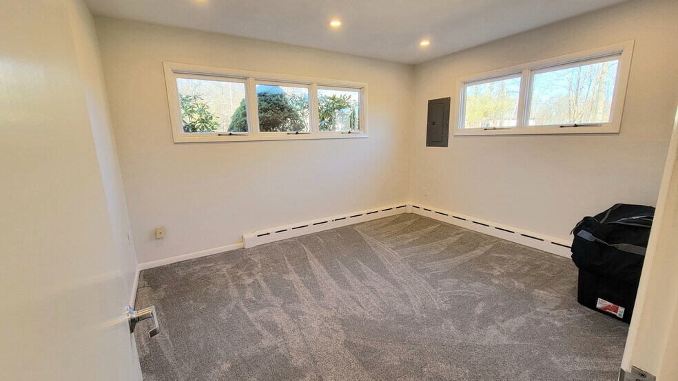 More Photos Of 90 N Franklin St, Pen Argyl Office Residential For Sale