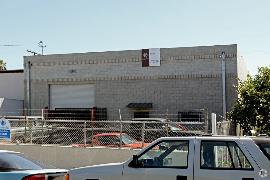 More Photos Of 1204 E 58th Dr, Los Angeles Warehouse For Sale