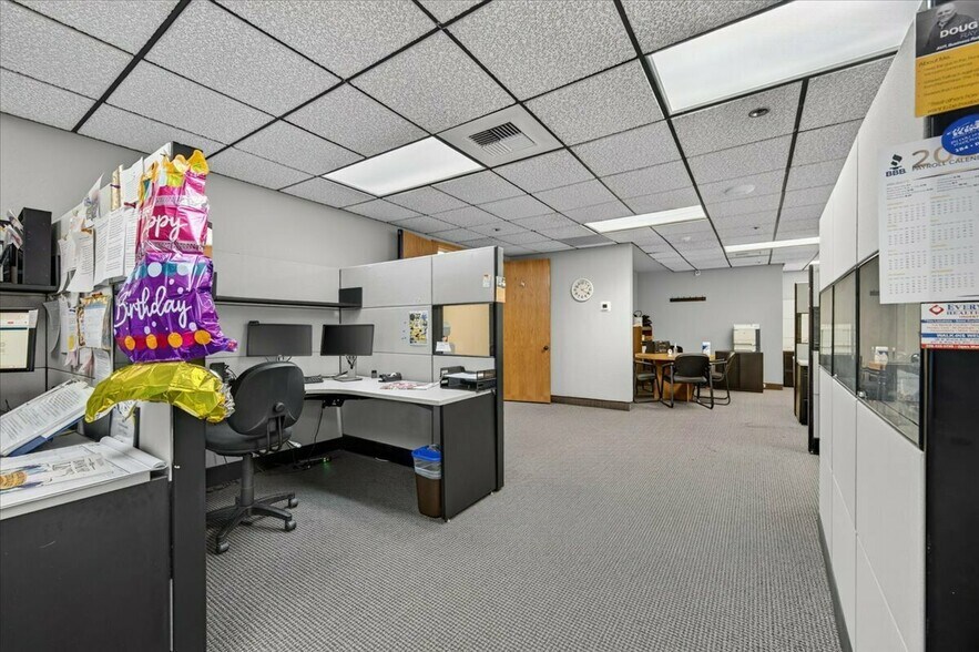 More Photos Of 2600 W Shaw Ln, Fresno Office For Sale
