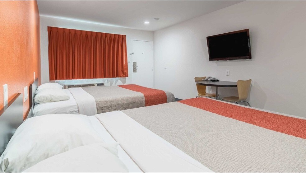 More Photos Of 1350 W Main St, Barstow Hotel For Sale