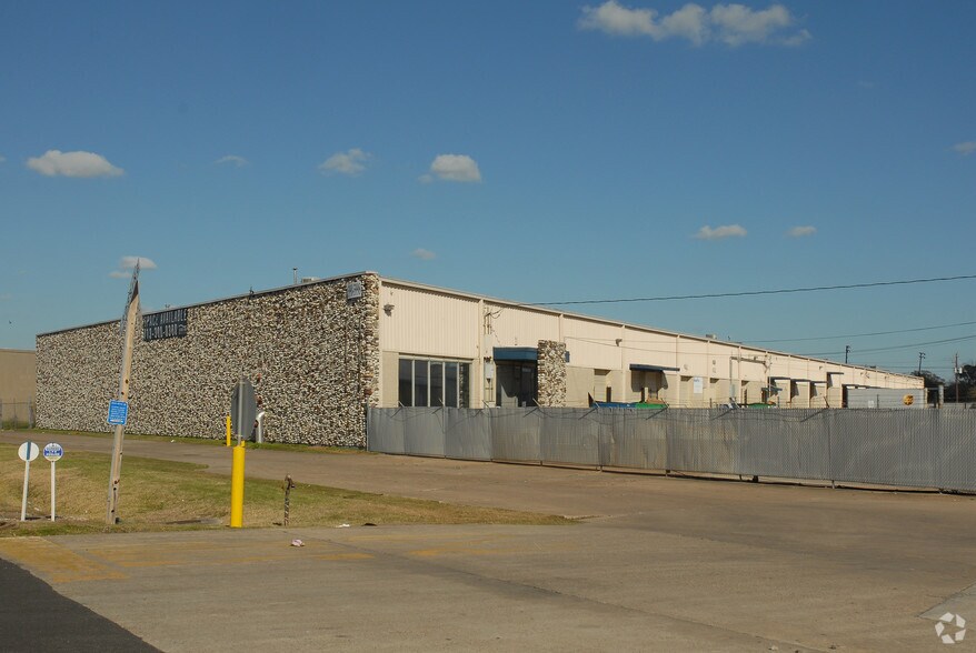 More Photos Of 6000-6018 Griggs Rd, Houston Unknown For Lease
