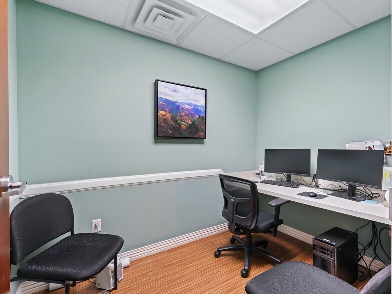 More Photos Of 4636 Bellwether Ln, Oxford Medical For Lease