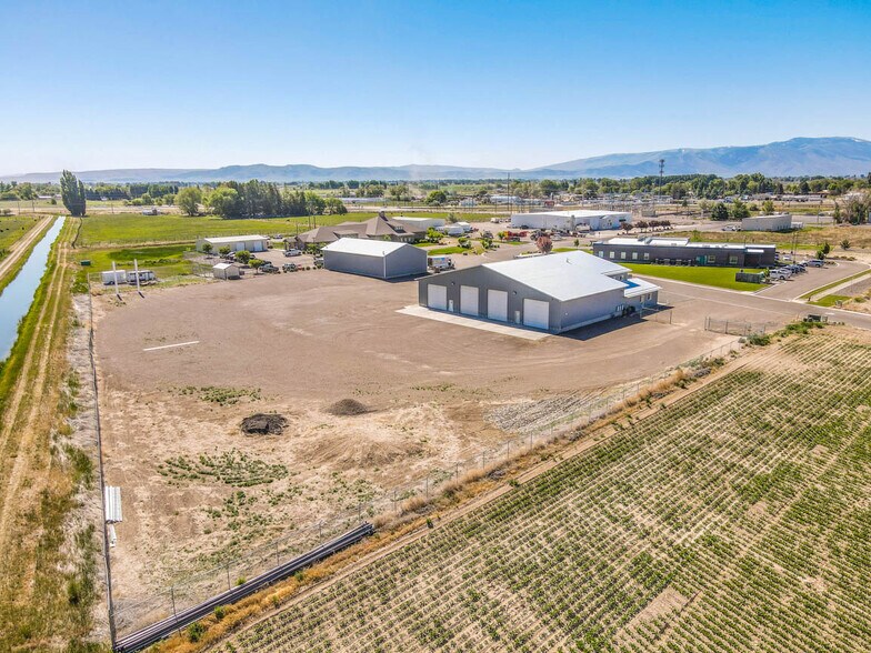 More Photos Of 480 22nd St, Heyburn Warehouse For Lease