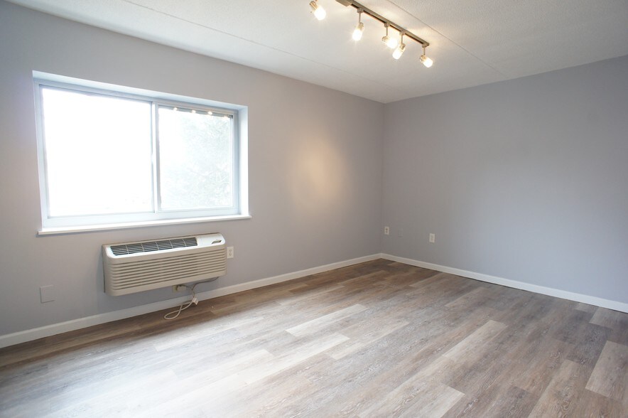 More Photos Of 9 Mott Ave, Norwalk Office For Lease