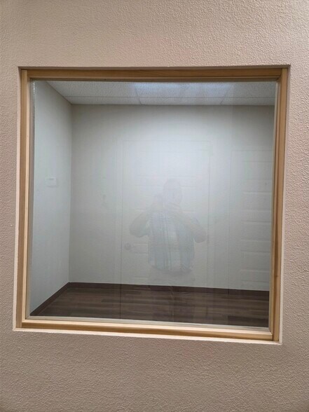 More Photos Of 2419 E Griffin Pky, Mission Storefront Retail Office For Lease