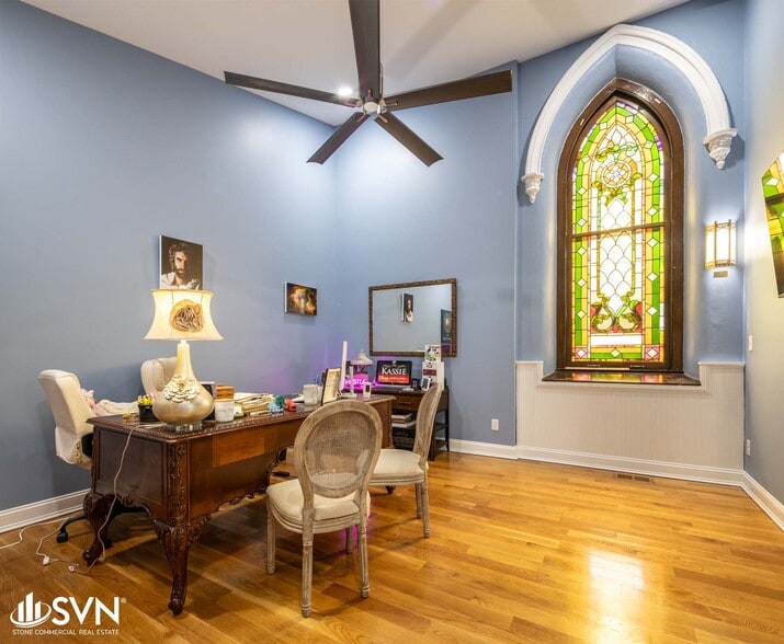 More Photos Of 209 W Jefferson St, Georgetown Office Residential For Sale