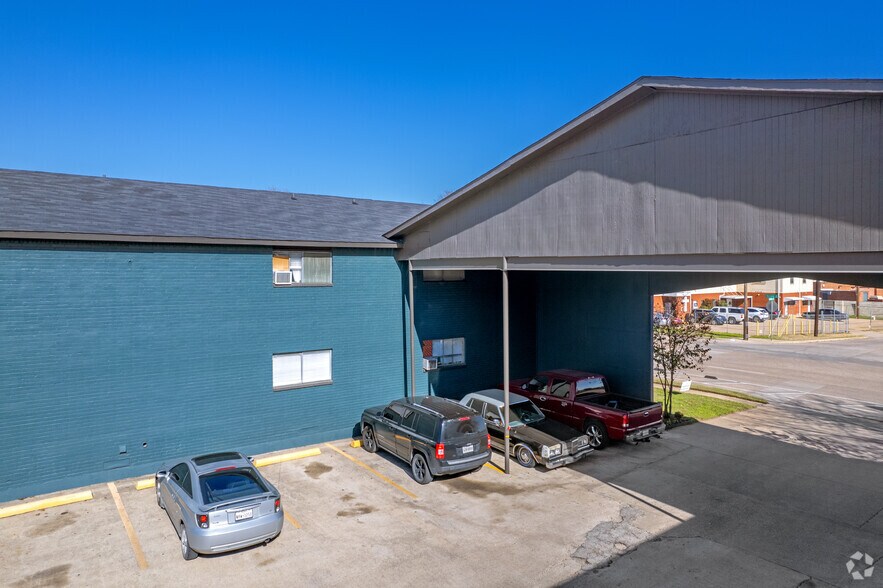 More Photos Of 2211 S Vernon Ave, Dallas Apartments For Sale