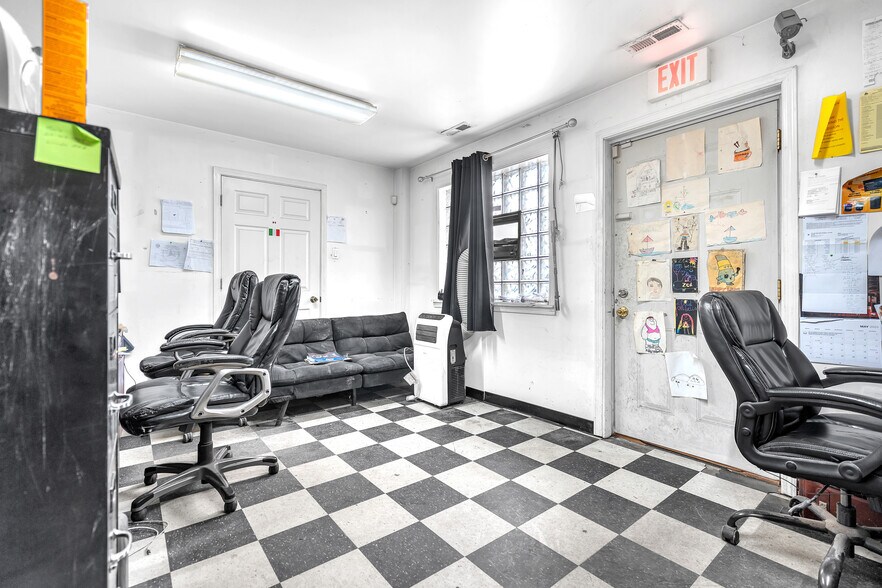 More Photos Of 26 E 34th Pl, Steger Auto Repair For Lease