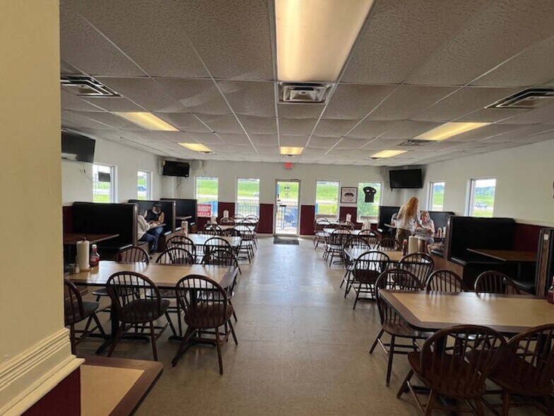 More Photos Of 14164 US Highway 431, Guntersville General Retail For Sale