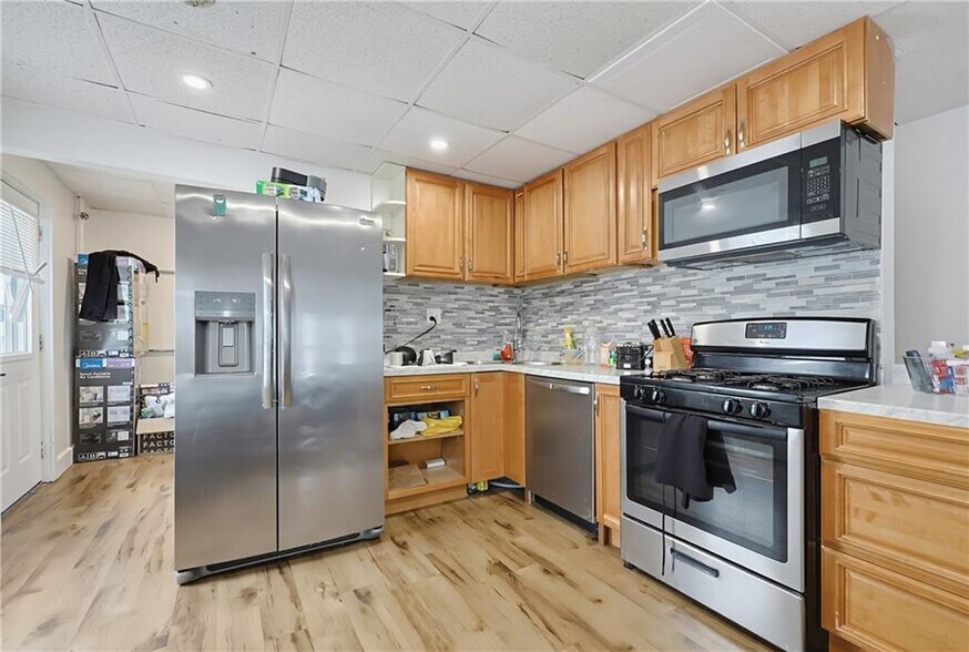 More Photos Of 955 W Shore Rd, Warwick Restaurant For Sale