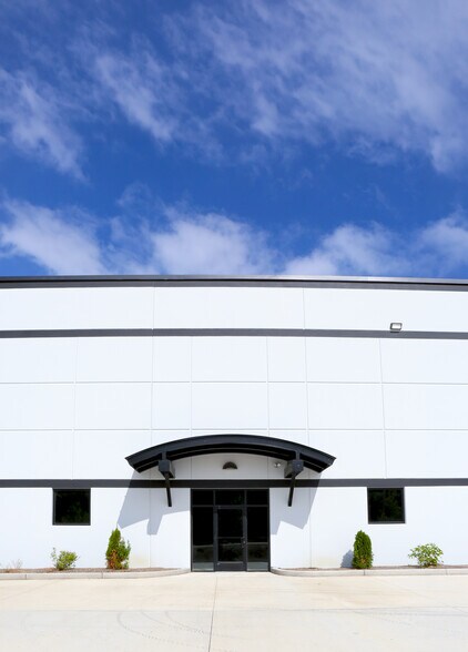 More Photos Of 118 Iron Mountain Rd, Mine Hill Warehouse For Lease