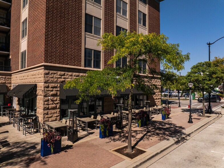 More Photos Of 44 N Vail Ave, Arlington Heights Apartments For Lease