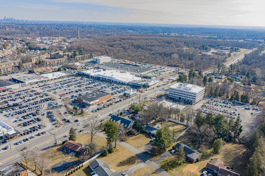 More Photos Of 601 Williamsburg Dr, Broomall Medical For Sale