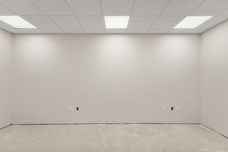 More Photos Of 1803 Associates Ln, Charlotte Showroom For Lease