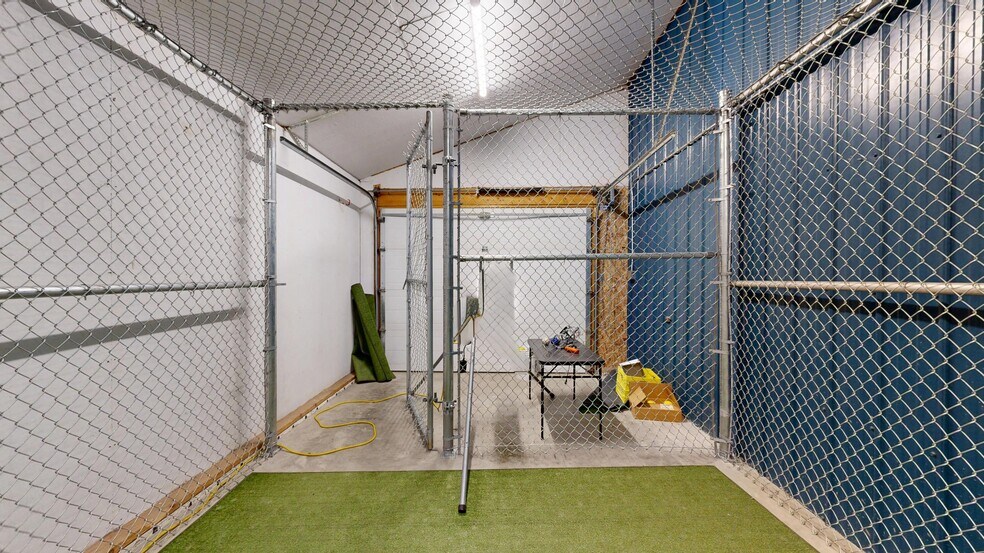 More Photos Of 4902 51 Av, Stettler Freestanding For Lease