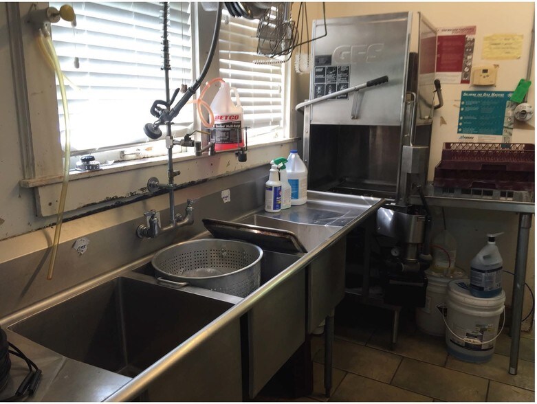 More Photos Of 8556 Macon Rd, Cordova Restaurant For Sale