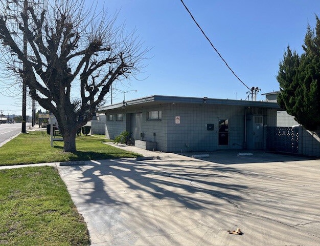 More Photos Of 121 N Main St, Riverside Warehouse For Lease