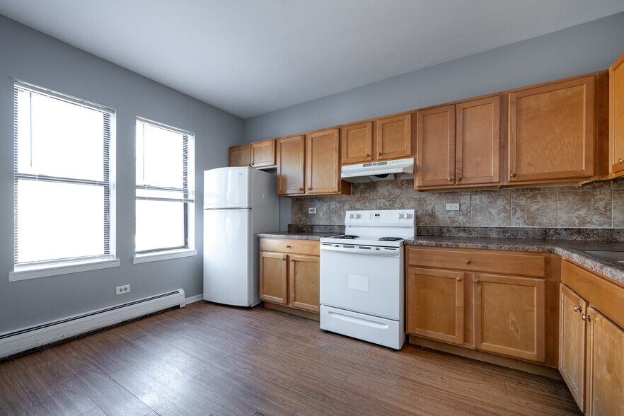 More Photos Of 6938 S Clyde Ave, Chicago Apartments For Sale