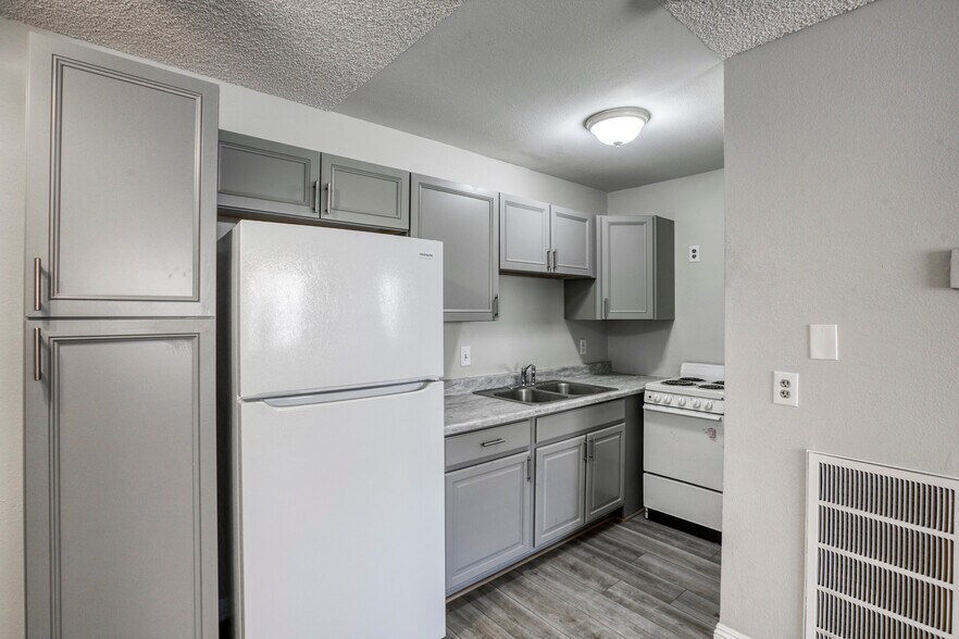 More Photos Of 317 S 9th St, Las Vegas Apartments For Sale