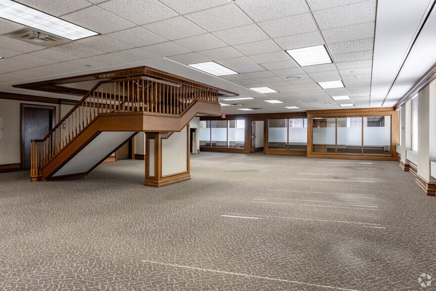 More Photos Of 101 5th St E, Saint Paul Office For Sale