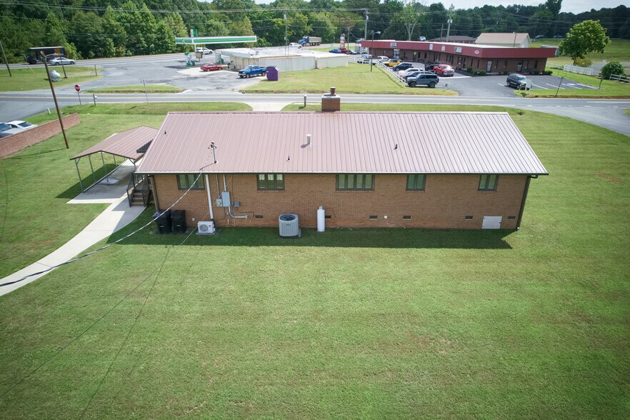 More Photos Of 128 Killian Farm Rd, Stanley Medical For Lease