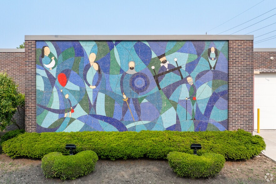 More Photos Of 5900 Howard St, Skokie Warehouse For Lease