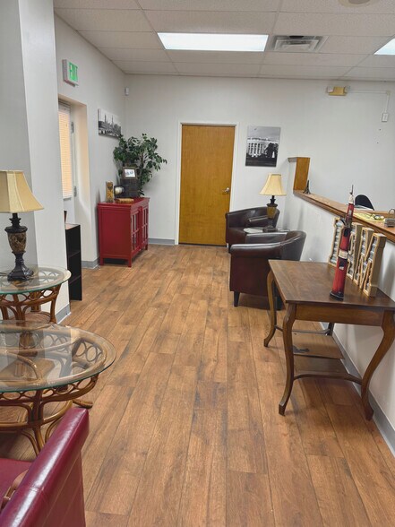 More Photos Of 7794 Grow Dr, Pensacola Office For Lease