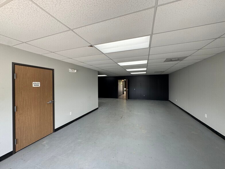 More Photos Of 22105-22123 W 83rd St, Shawnee Unknown For Lease