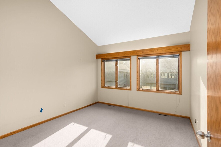 More Photos Of 7815 Telegraph Rd, Bloomington Office For Sale