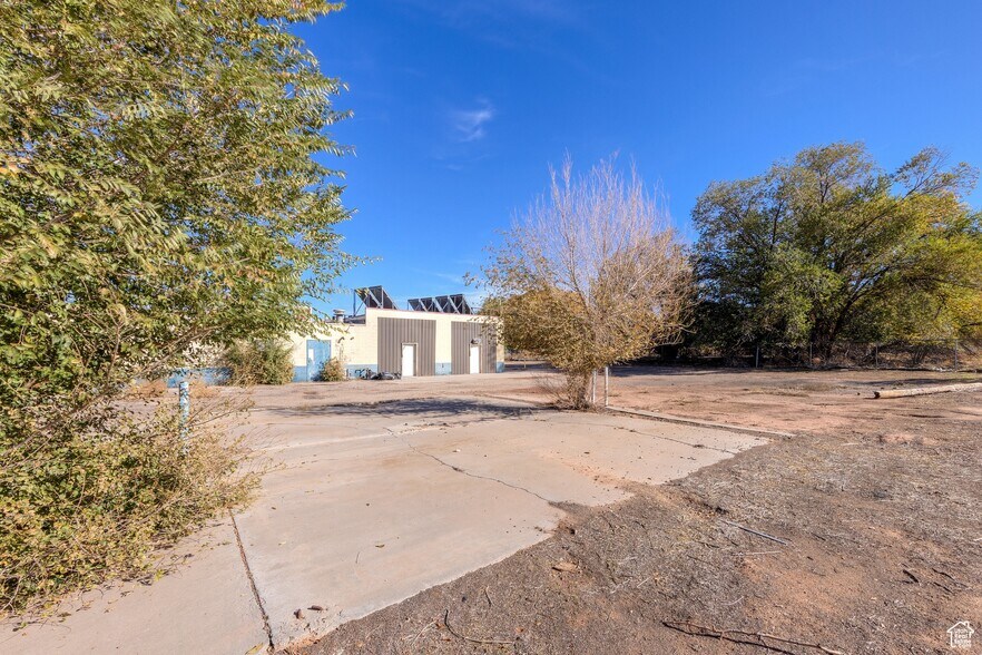 More Photos Of 588 Kane Creek Blvd, Moab General Retail For Sale