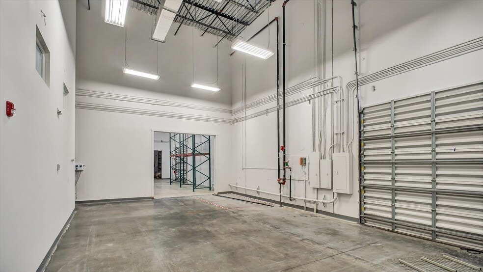 More Photos Of 4800 Lyons Technology Pky, Coconut Creek Warehouse For Sale
