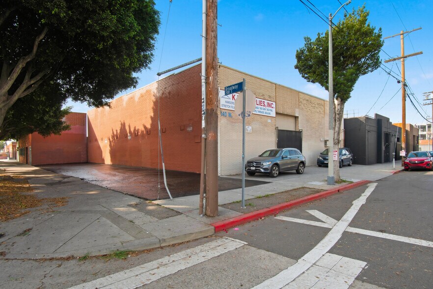More Photos Of 140 W 21st St, Los Angeles Warehouse For Sale
