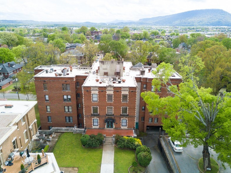 More Photos Of 870 Vine St, Chattanooga Apartments For Lease