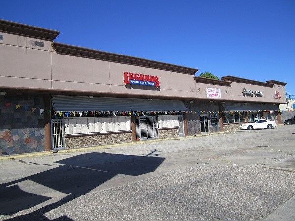 More Photos Of 12373 Scarsdale Blvd, Houston Unknown For Lease